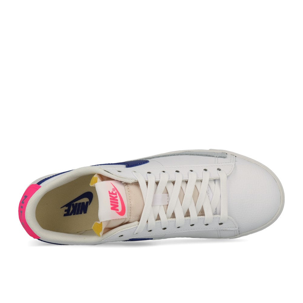 Nike Wmns Blazer Low White Concord Hyper Pink